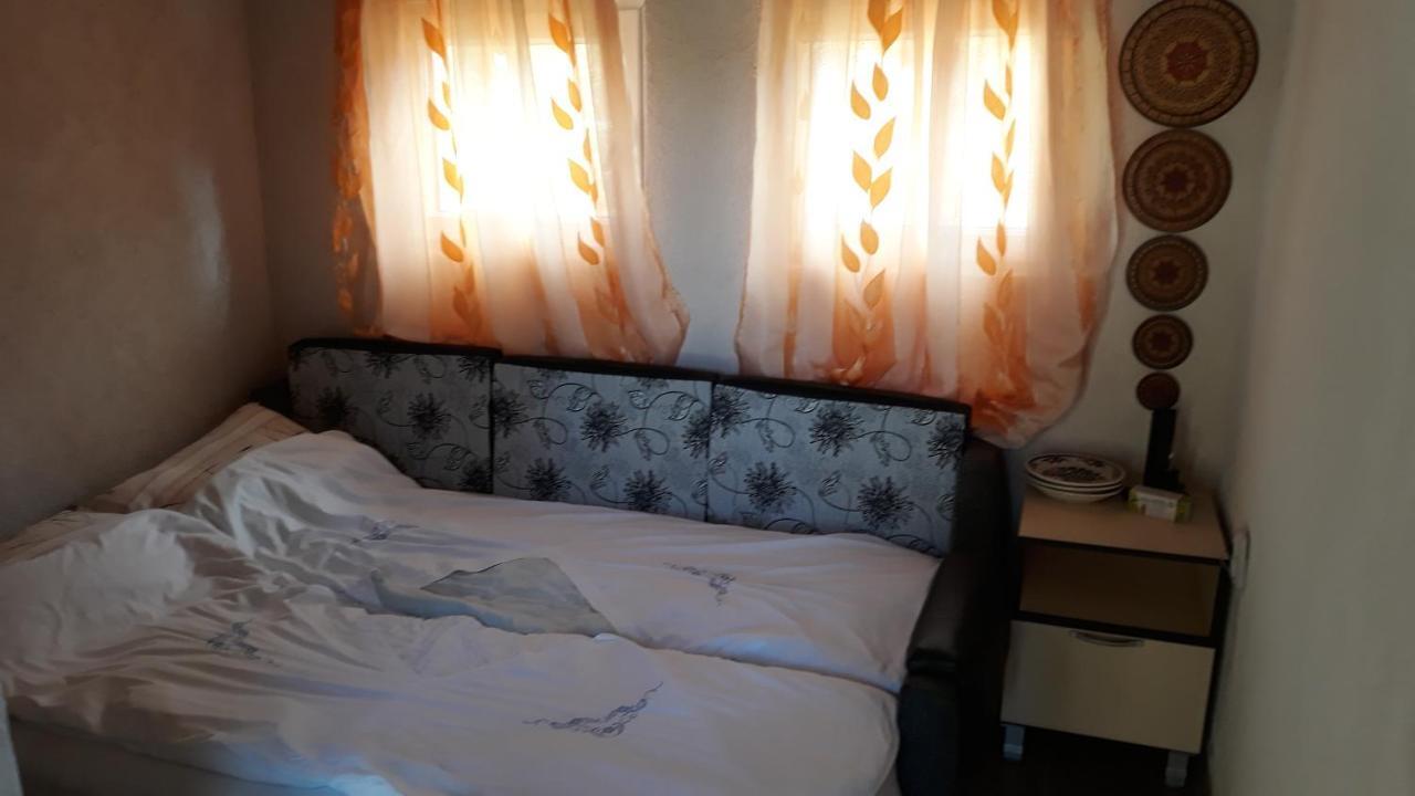 Villa Vrbena Buitenkant foto